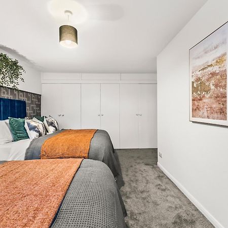 Elegant Retreat In Cheltenham - Garden & Parking Included 外观 照片