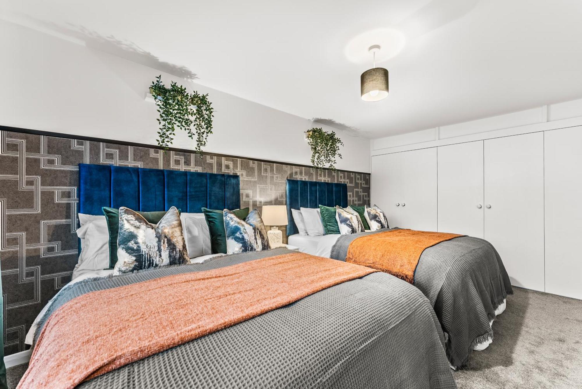 Elegant Retreat In Cheltenham - Garden & Parking Included 外观 照片