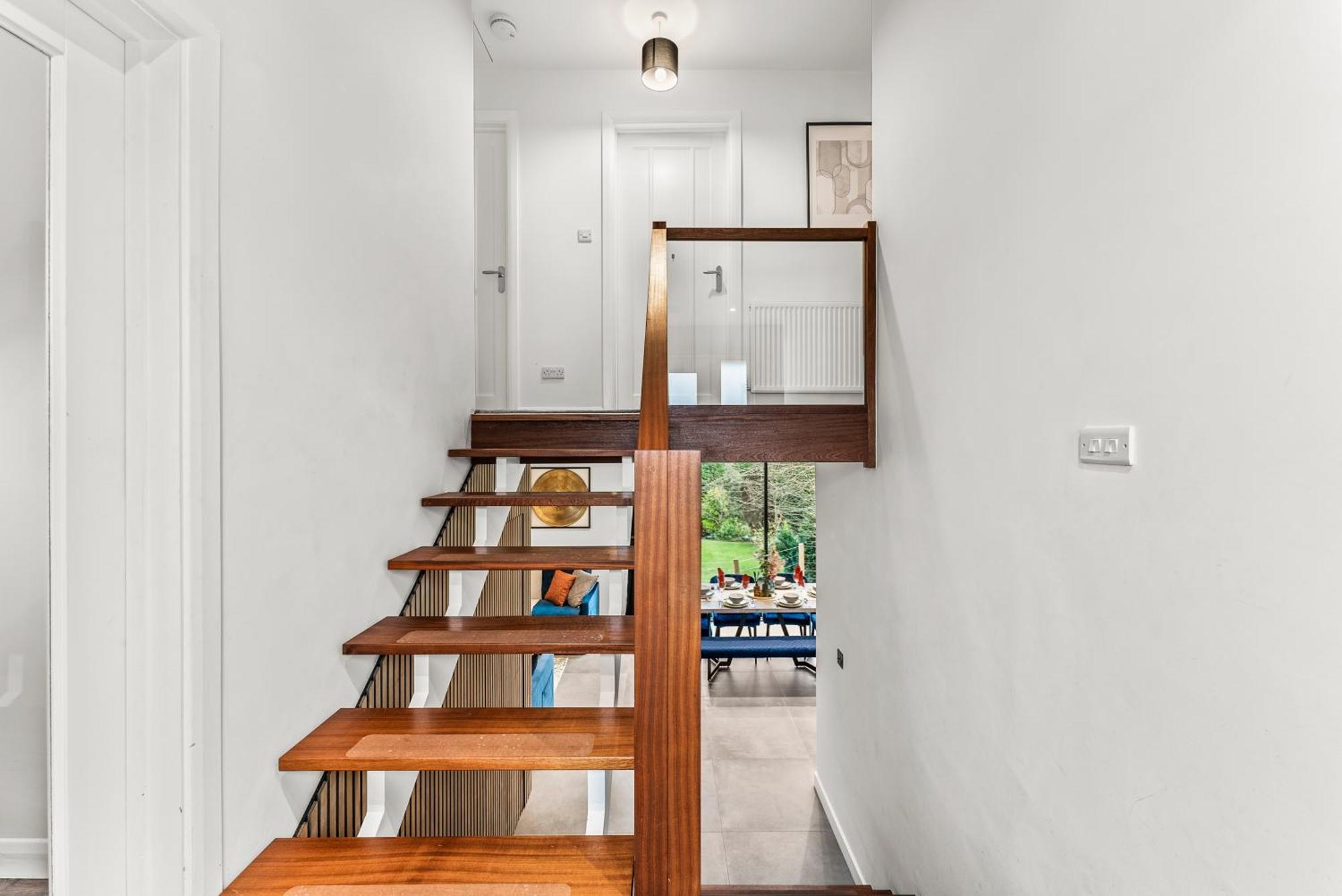 Elegant Retreat In Cheltenham - Garden & Parking Included 外观 照片