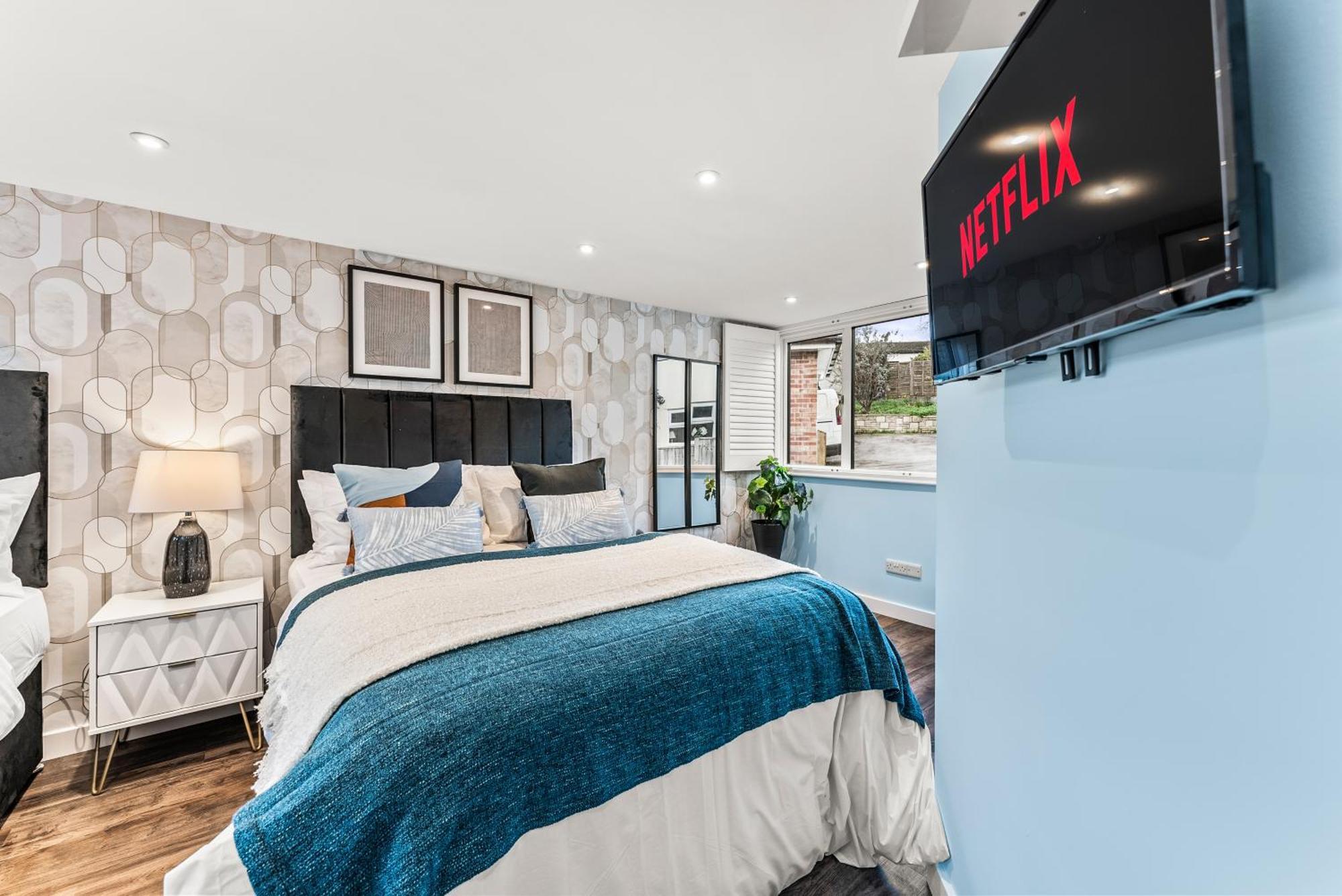 Elegant Retreat In Cheltenham - Garden & Parking Included 外观 照片