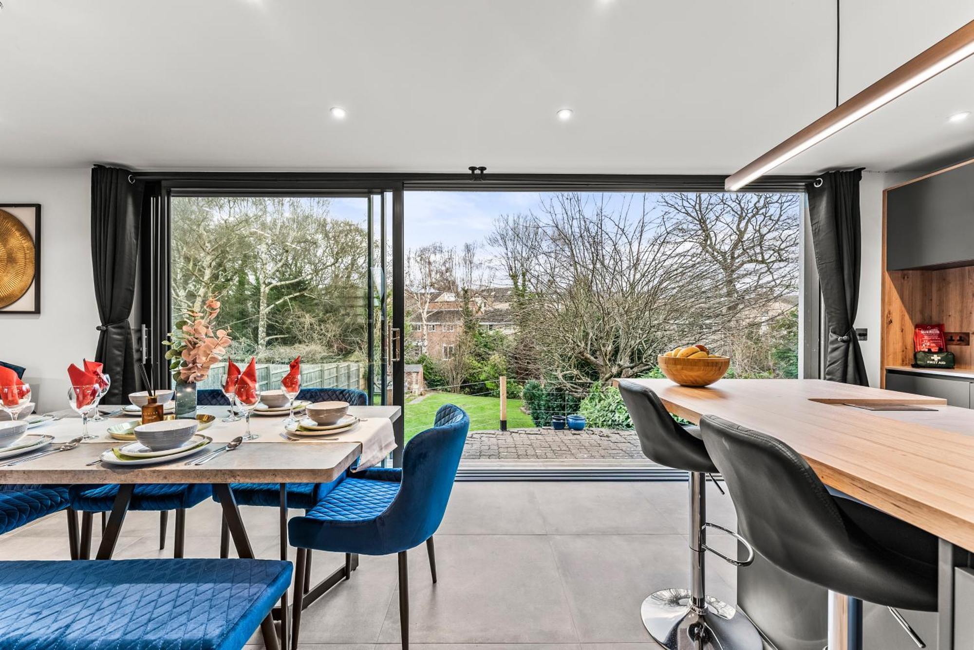 Elegant Retreat In Cheltenham - Garden & Parking Included 外观 照片