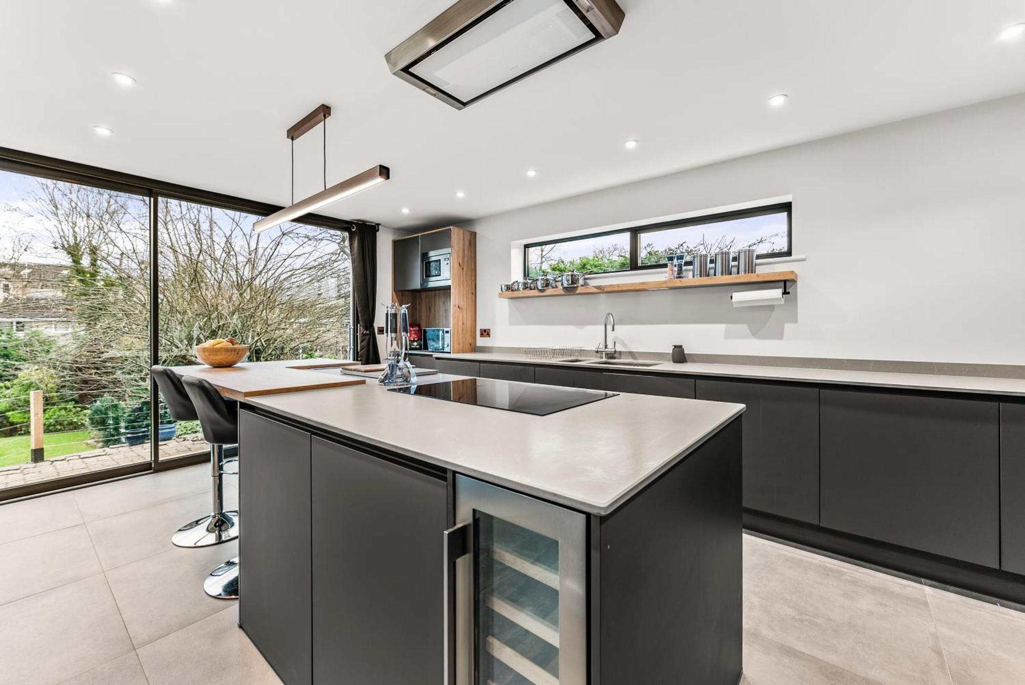 Elegant Retreat In Cheltenham - Garden & Parking Included 外观 照片