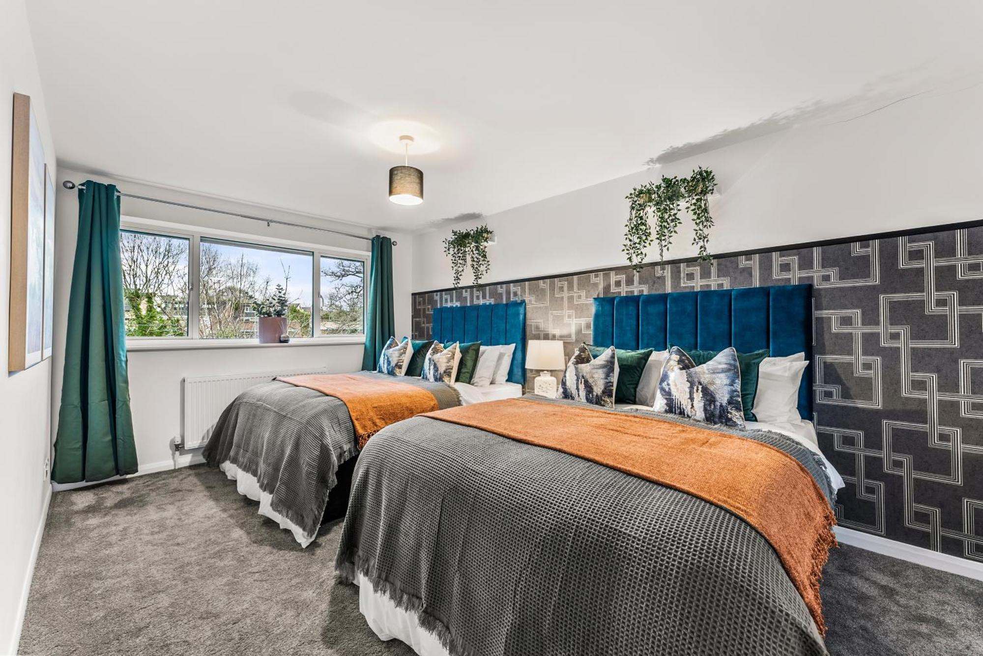 Elegant Retreat In Cheltenham - Garden & Parking Included 外观 照片